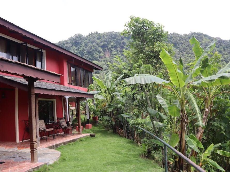 Castle Hotel Pokhara Exterior photo